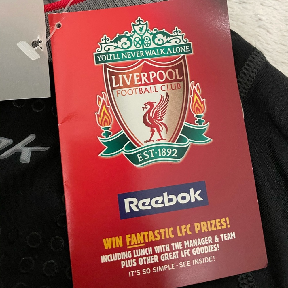 Boys Reebok Liverpool jersey - Picture 6 of 15